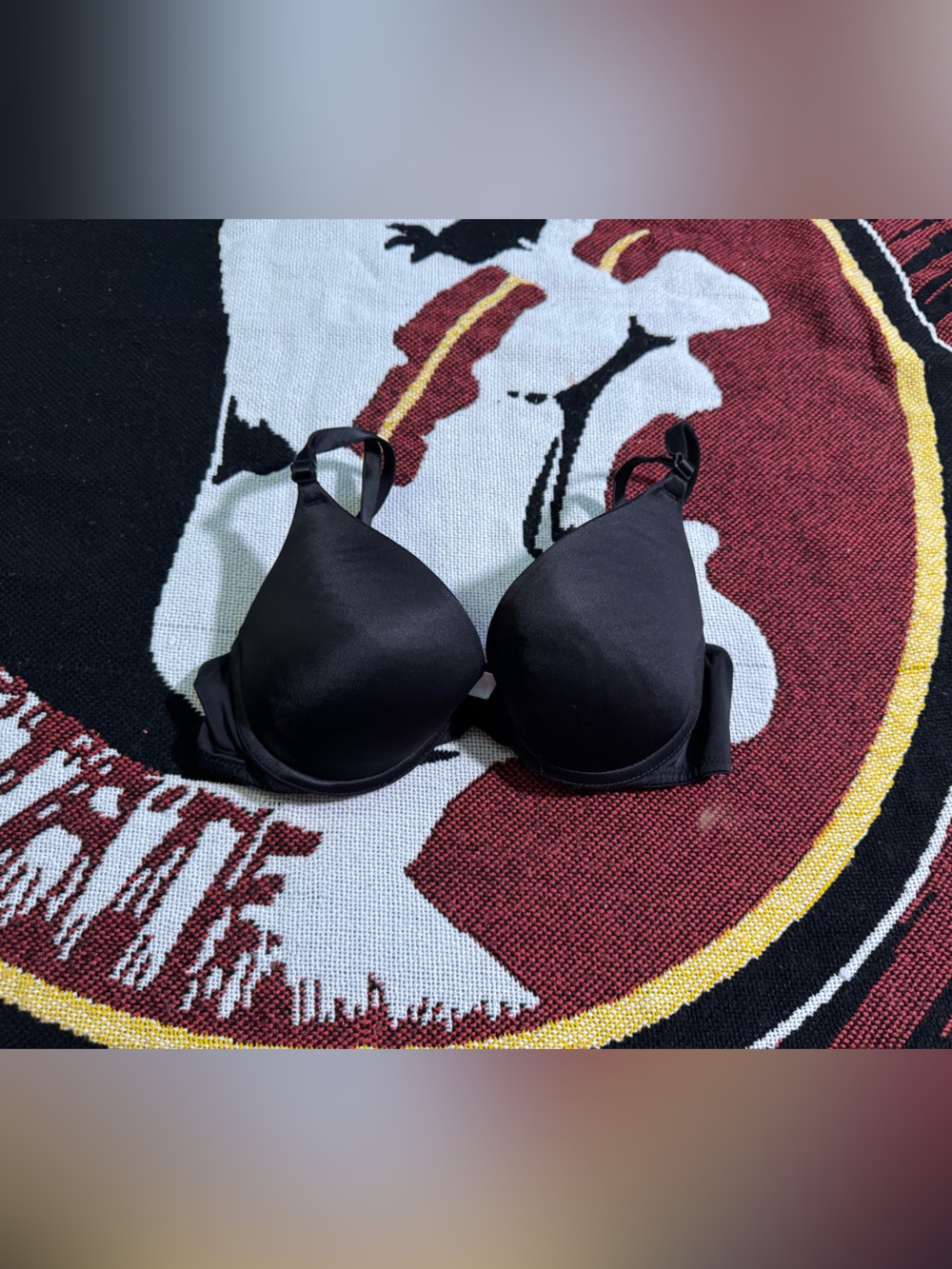 PINK Victoria's Secret Black Molded T-Shirt Bra
